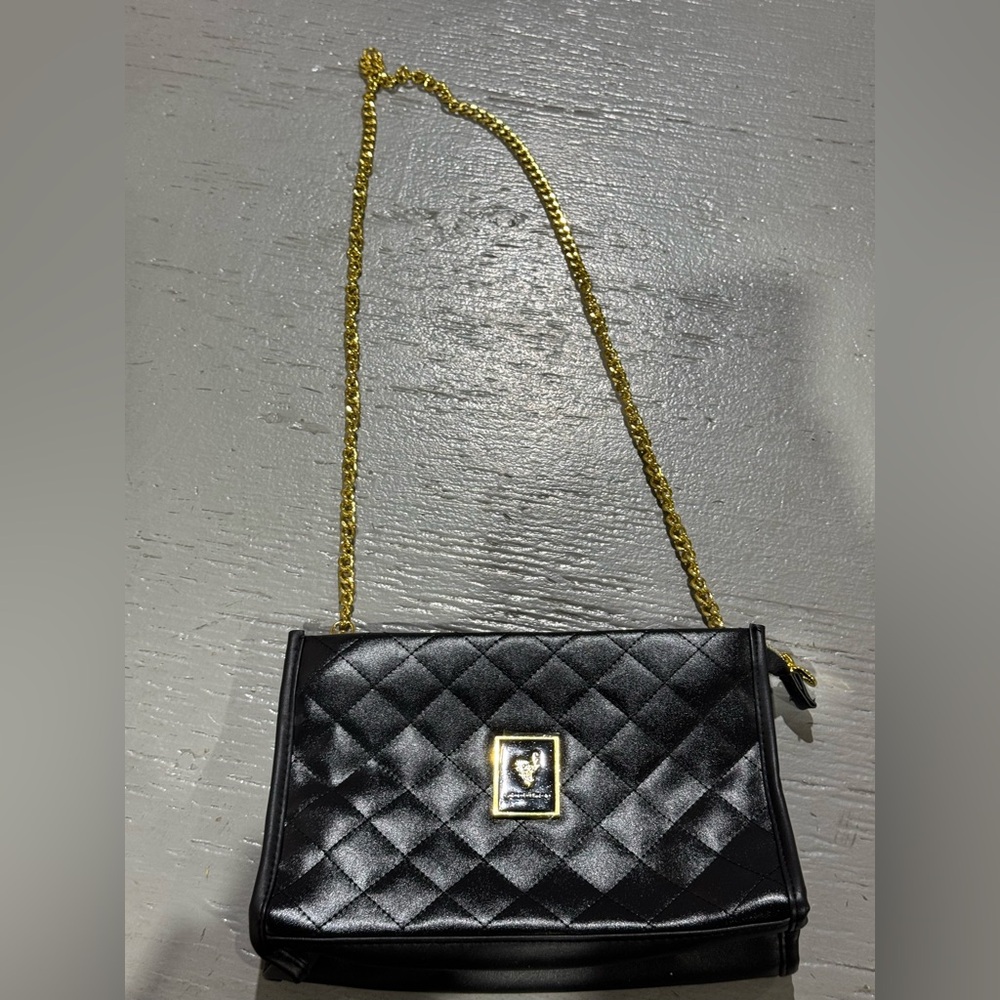 NWOT Younique 2018 Collection Cosmetic Bag - Back with Gold chain